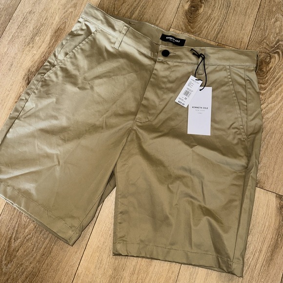 Kenneth Cole Men's Chino Shorts Preppy British Khaki Size 32 Cotton Stretch NEW - Picture 1 of 8